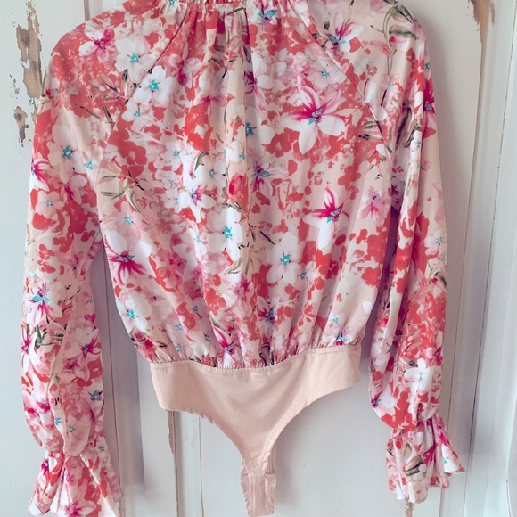 NWT Misguided floral deep v body suit sz 8 - Picture 3 of 5